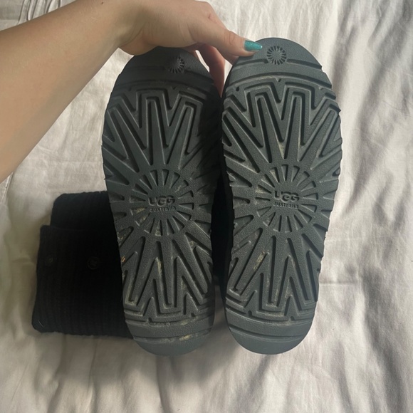 COPY - Black knit Uggs - Picture 4 of 5